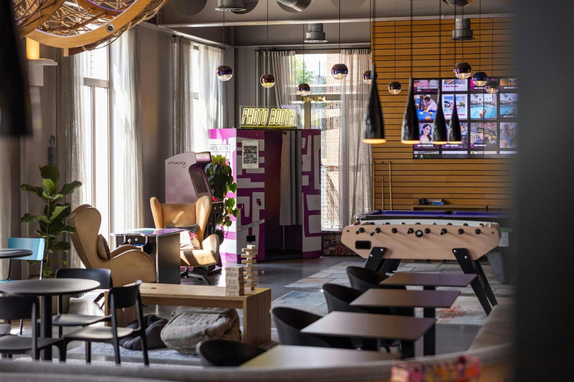 Hotel Moxy Excel